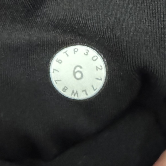 Lululemon Lost In Pace Skirt (Tall) (15") in Air Time White Black - Picture 8 of 8